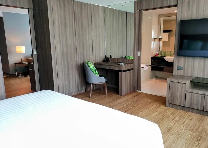 Hotel Novotel Living Sukhumvit Legacy 4*