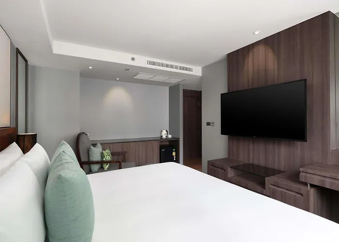 Novotel Living Sukhumvit Legacy Hotel 4*