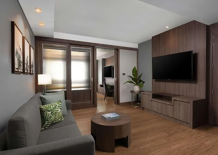 Novotel Living Sukhumvit Legacy Hotel 4*