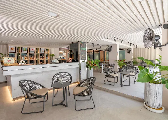 Novotel Living Sukhumvit Legacy Hotel